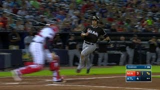 MIA@ATL: Yelich knots game with opposite-field double