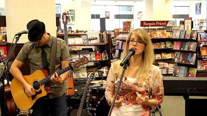 Angie Ewing performs Broken (Live at Barnes & Noble)