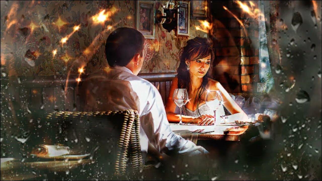 Вечер ожидает быть. Двое за столиком в кафе. Картина встреча в кафе. Романтические воспоминания. Уютный дождливый вечер.