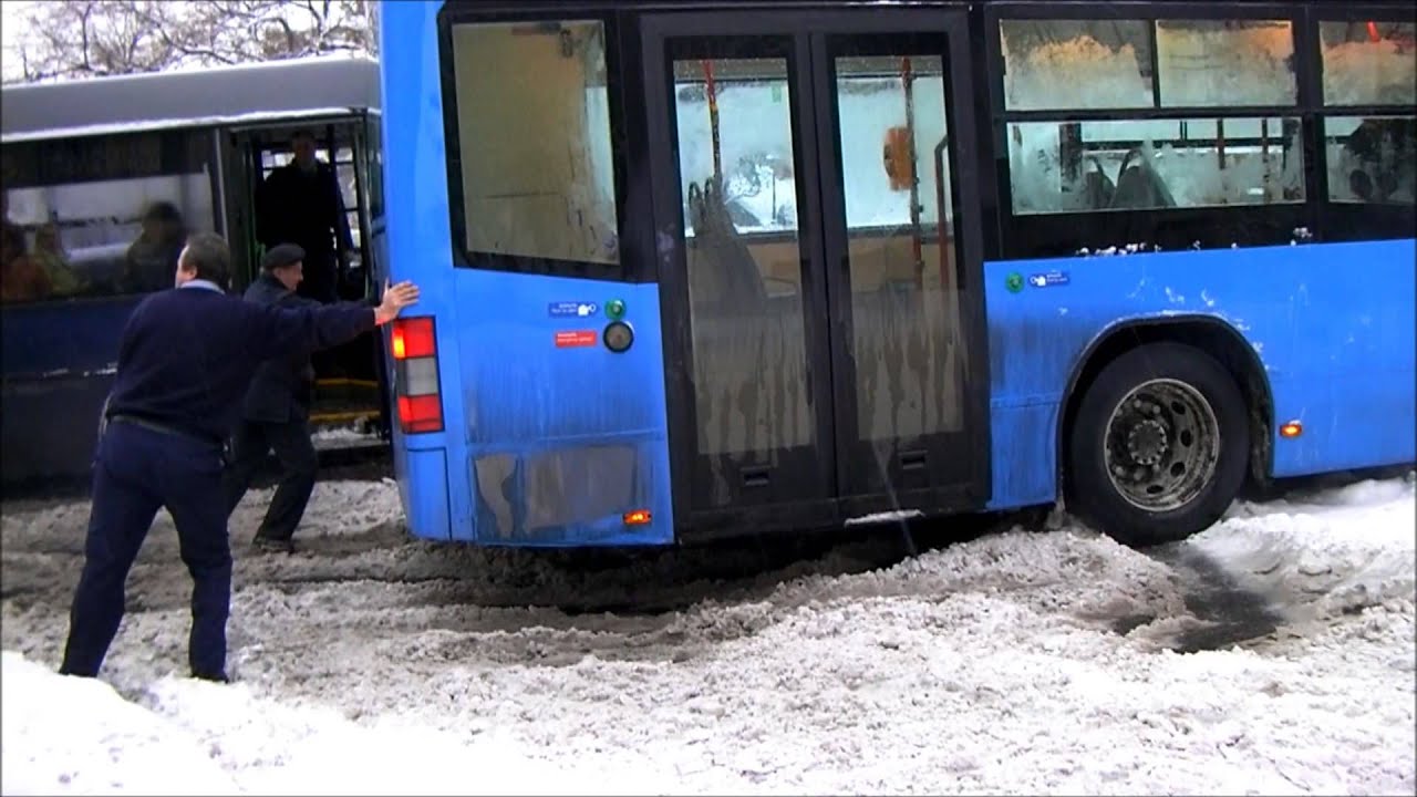 Ikarus 405-ös a király!? - Schneekaos in Budapest - Snow chaos - Volvo bus in the snow