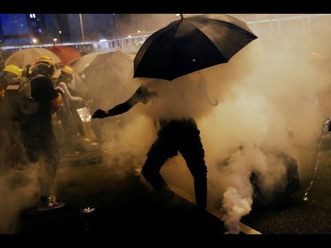 《石涛.News》「纽时：香港黑帮成为港府港警北京的雇佣兵」北戴河之际—港澳办声明实质：习近平惧怕解放军 用深圳公安吓唬人『分裂香港 相互武斗』习近平无能无奈—被鬼节的梁振英与三七婆怼死於今日香港