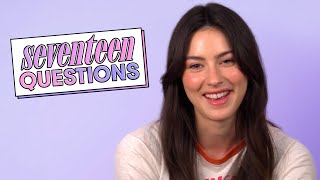 Video thumbnail of "Singer-Songwriter Gracie Abrams On Opening for Taylor Swift & New Album | 17 Questions | Seventeen"