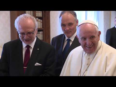 Video: Kā pieprasīt audienci pie pāvesta Romā