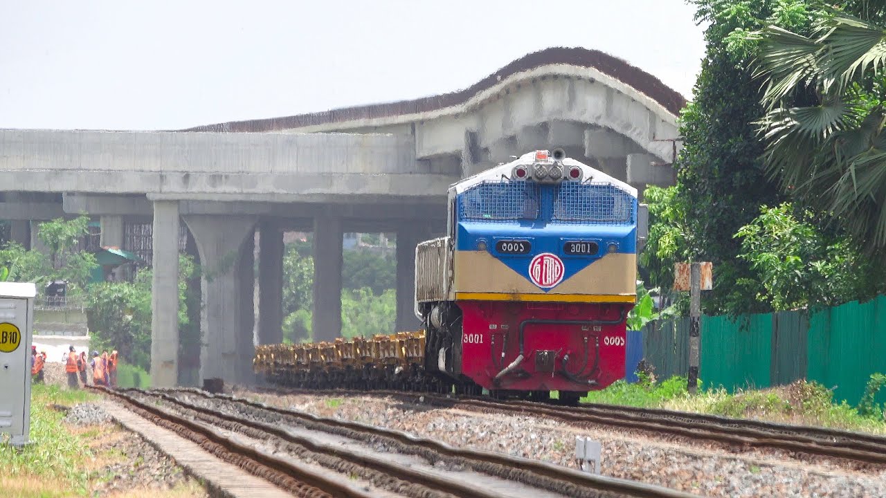 Empty BFCT Train / Container Transport Train Cruising through Khilkheet ...