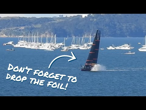 FOIL ISSUE: Bruni misses the foil button during manoeuvre!