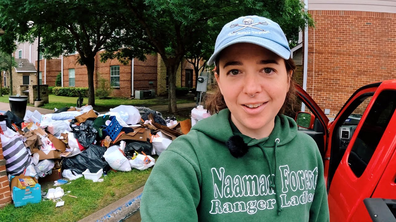 Dumpster Diving on Campus – What a Great Last Dive of College Move Out!
