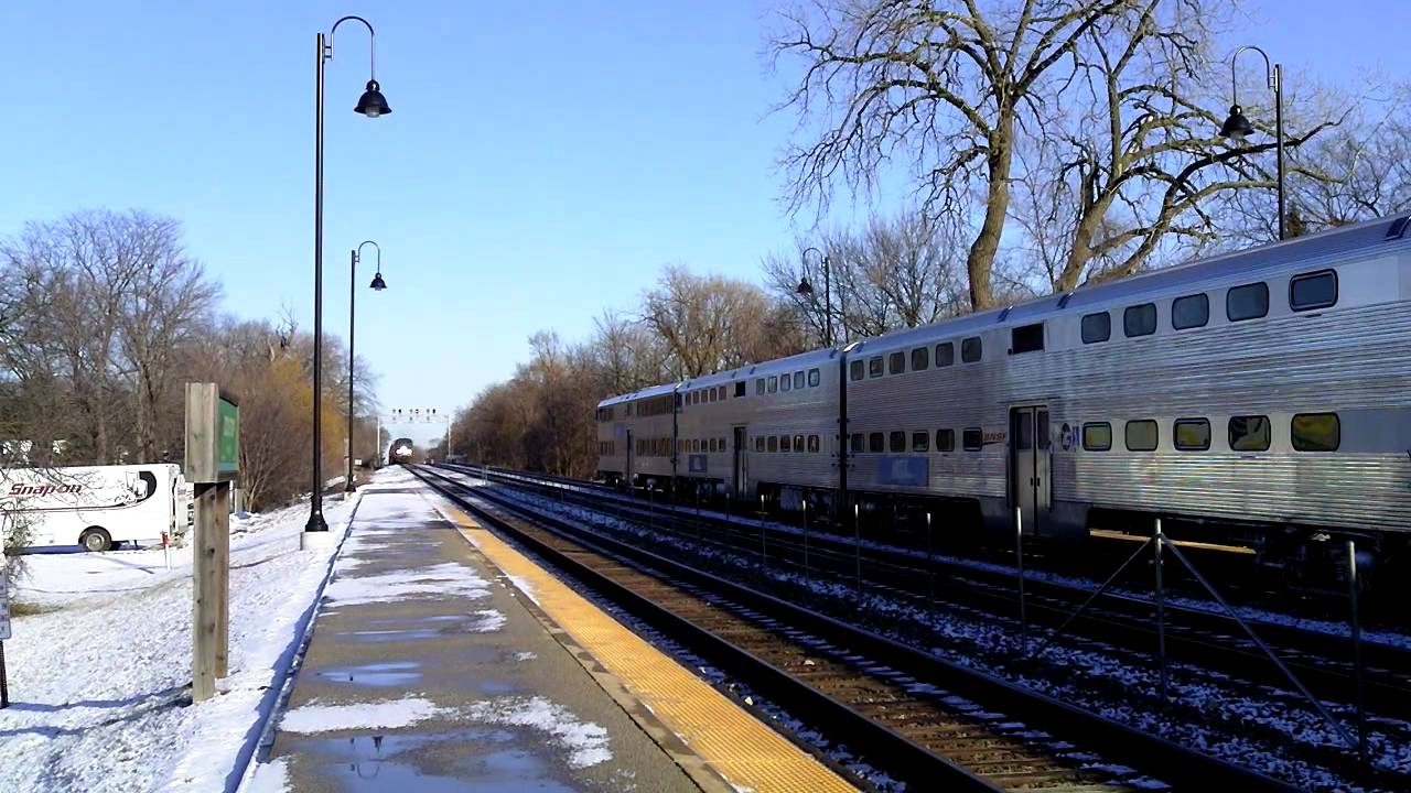 Hollywood Ave BNSF METRA main line 3 - YouTube