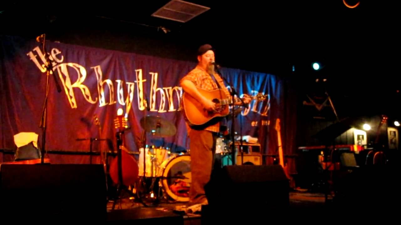 Gourds singer/guitar solo Kevin Russell YouTube