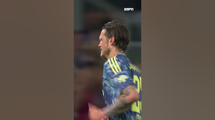 Wout Weghorst sprint naar binnen na het laatste fluitsignaal 🔚