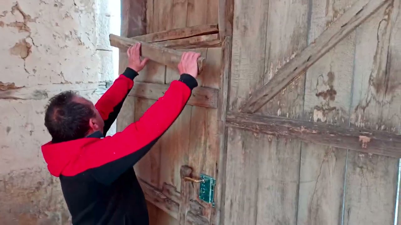 Оправяне на Предната Порта и Затапване на Входната част / Живот на Село