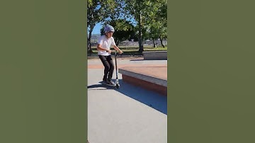 Grind into bank #shorts #scooter #scootertricks #scootering #scooters