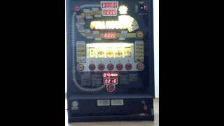 Spielautomat Geldspielautomat Pokerautomat Merkur FULLHOUSE screenshot 2