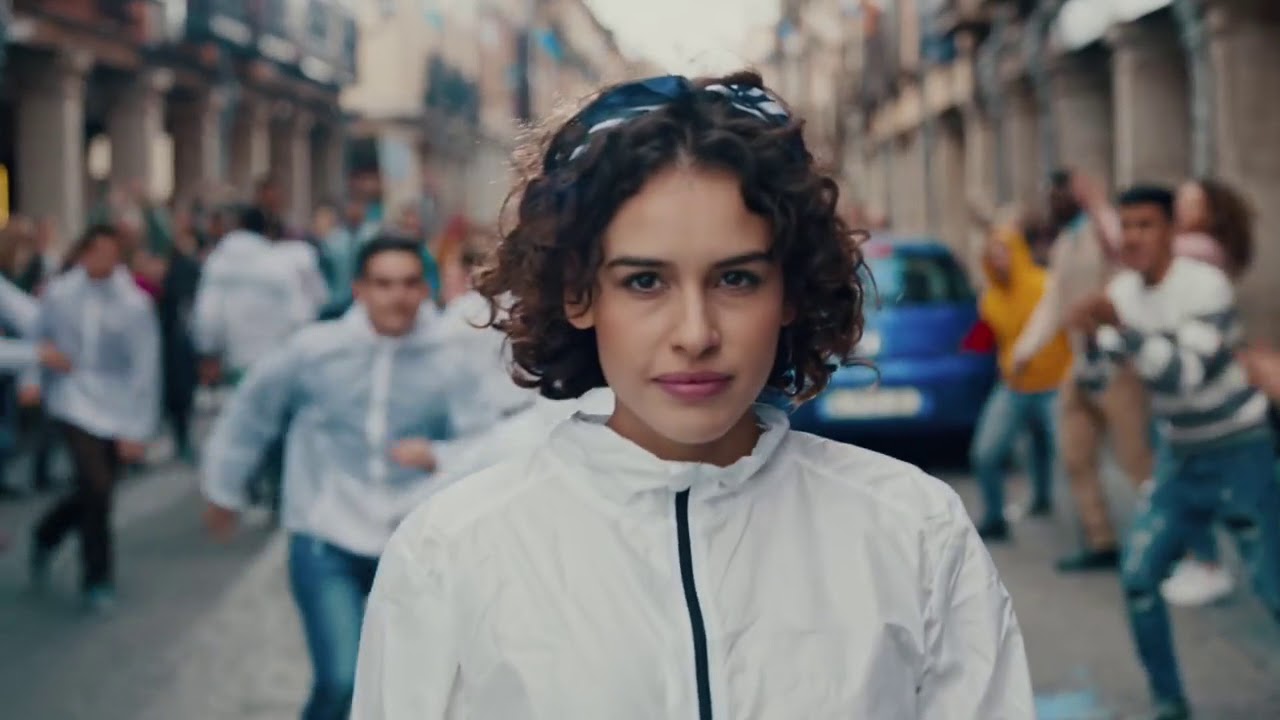 Pepsi Messi, Marcelo, Kroos, Lloyd, Dele and Dos Santos paint the world blue Spanish