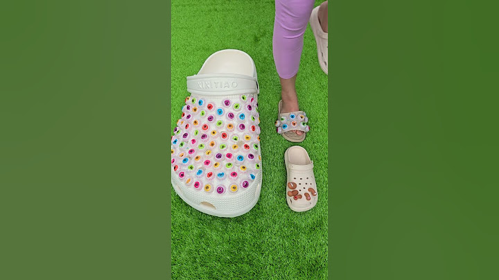 Super cool giant eye slippers 🦶👀🦶Toe sandals 🦵🏻🦵🏻 #love #trending #slippers
