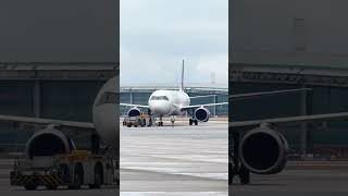 Aircraft push back #aircraftmechanic #airplane #aviation #viral #aviationlovers #fypシ #airport #