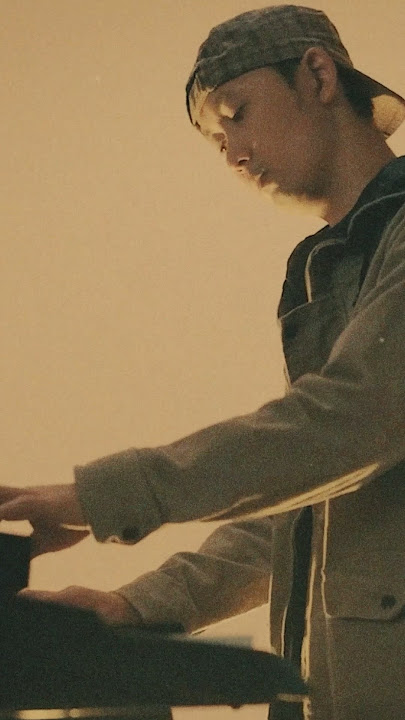 Mencoba merelakan seseorang yang paling kusayangi 💔