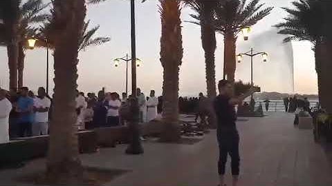 تلاوة جميلة في كورنيش جده