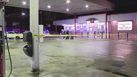 1 dead, 1 injured in stabbing at downtown Indianapolis gas station
