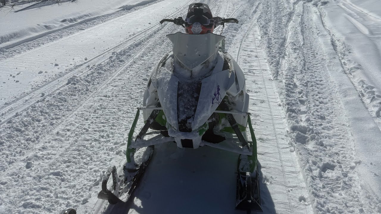 Arctic Cat M8000 Ripping Back Country