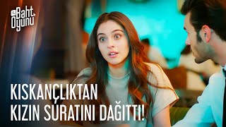 İlişkinin Başında Medeni Rolü Yaptıktan Sonra Bizim Gerçek Kişilik Masa Başında Aşk