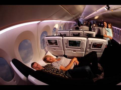 Видео: Седалките на Skycouch на Air New Zealand ще позволят на родителите и бебетата да легнат един до друг