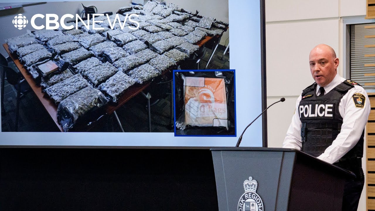 Toronto police officers face corruption, conspiracy charges in organized-crime probe