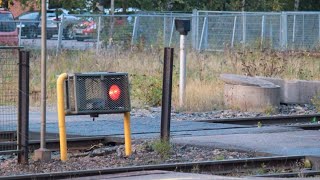 Platform path warning device and views at Kauniainen railway station, September 2021 (km 15+0313)