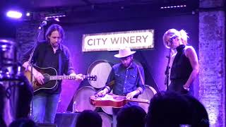 Video thumbnail of "Hayes Carll & Allison Moorer - Love Don’t Let Me Down"