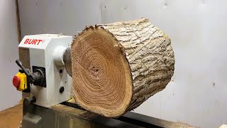 Smart wood recycling project The skillful working skills of a carpenter on a manual wood lathe