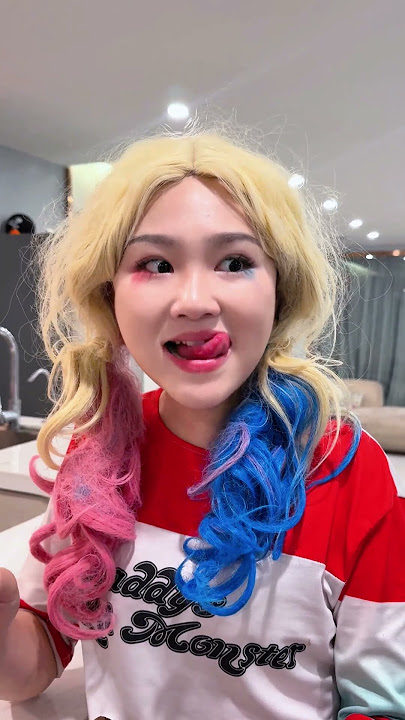 Why are so many people grabbing Harley Quinn's milk tea?#Harley Quinn #joker