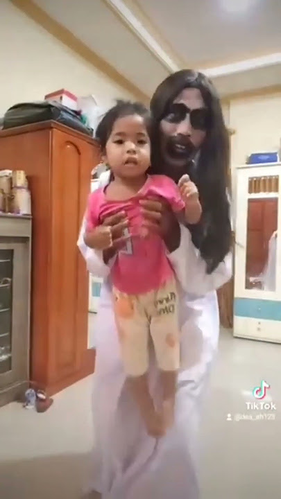 aku di belakangmu