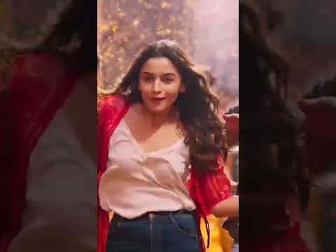 Kesariya song Dance🔥 #aliabhatt #ranbeerkapoor #shorts #boldandbeautiful #indianactresses #kesariya