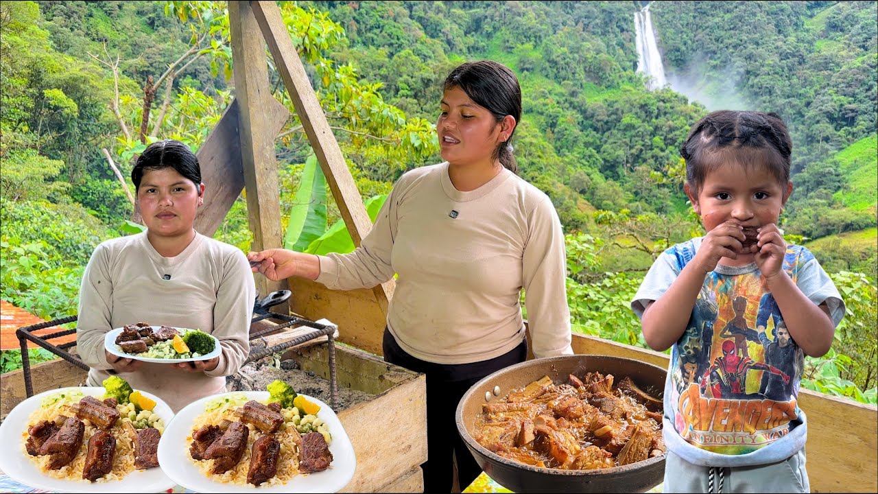 Deliciosas COSTILLAS DE CERDO a la cola negra en el campo - NATHALIA
