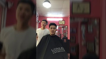 Anh khách người Nhật hài hước quá , không cạo râu viết hẳn ra giấy đưa cho thợ xem.