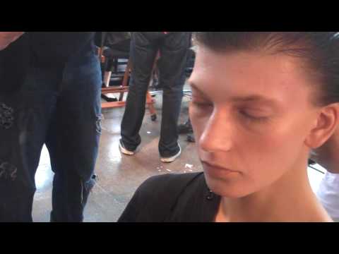 MAC Makeup Artist Hung Vanngo at Jeremy Laing Spri...