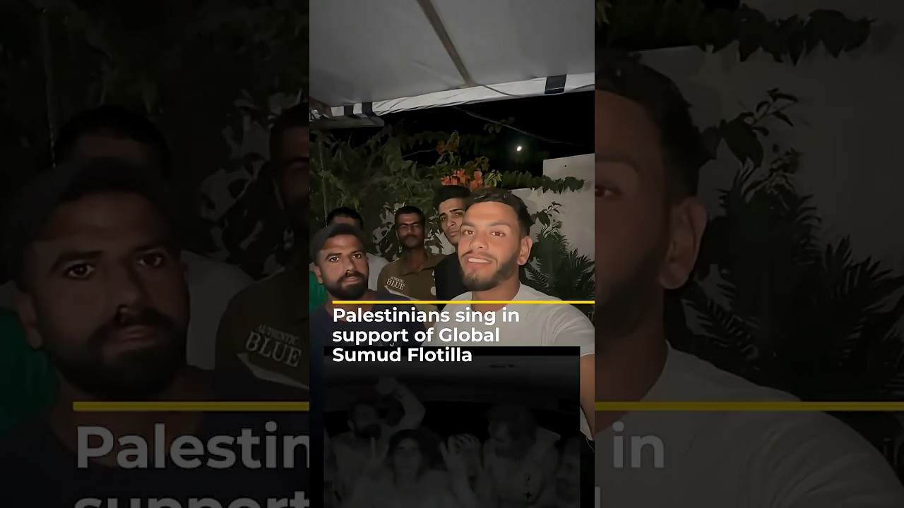 فلسطينيون يغنون دعماً لأسطول الصمود العالمي | AJ #shorts