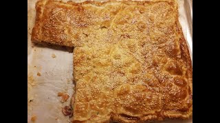 Πίτα με παστουρμά [pasturma ]  με φύλλο σφολιάτας...!!!!!!