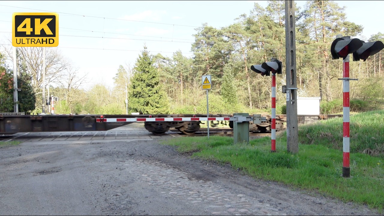 RAILROAD CROSSING - TORZYM (PL) ★ 4K ★ - YouTube
