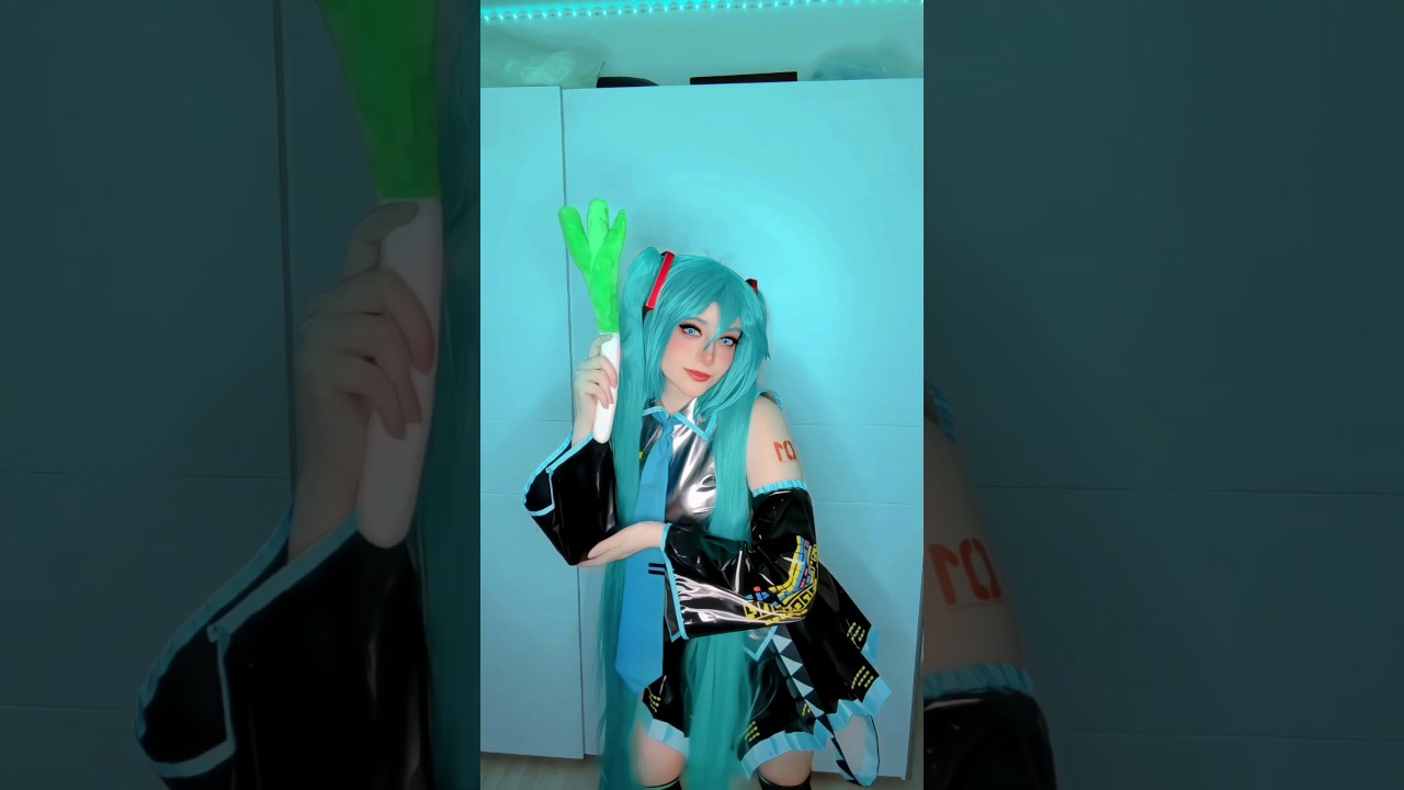 Presenting THE LEEK OF LEGENDS | Hatsune Miku #cosplay I Vocaloid