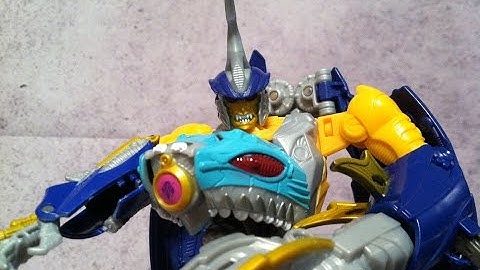 Sky-Byte - Transformers Generations Voyager Review