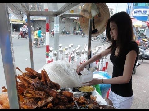 cute Vietnam girl at duck Restaurant(สาวเวียดนาม)