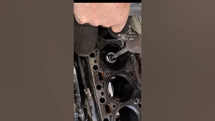 honing process #Dust #Clean #clyinder #sleeve #polish #Honing #Cummins #Engine #piston #repair