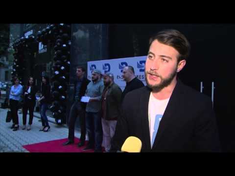 Dress Up Group Jeans Gallery Group-ის ნაცვლად