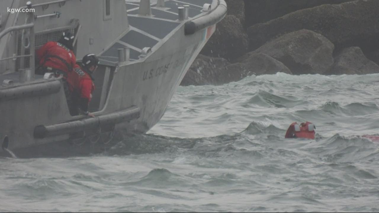 2 dead after fishing boat capsizes on Oregon Coast - YouTube