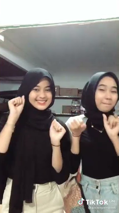 tiktok cewek hijab joget #cewektiktok (5)