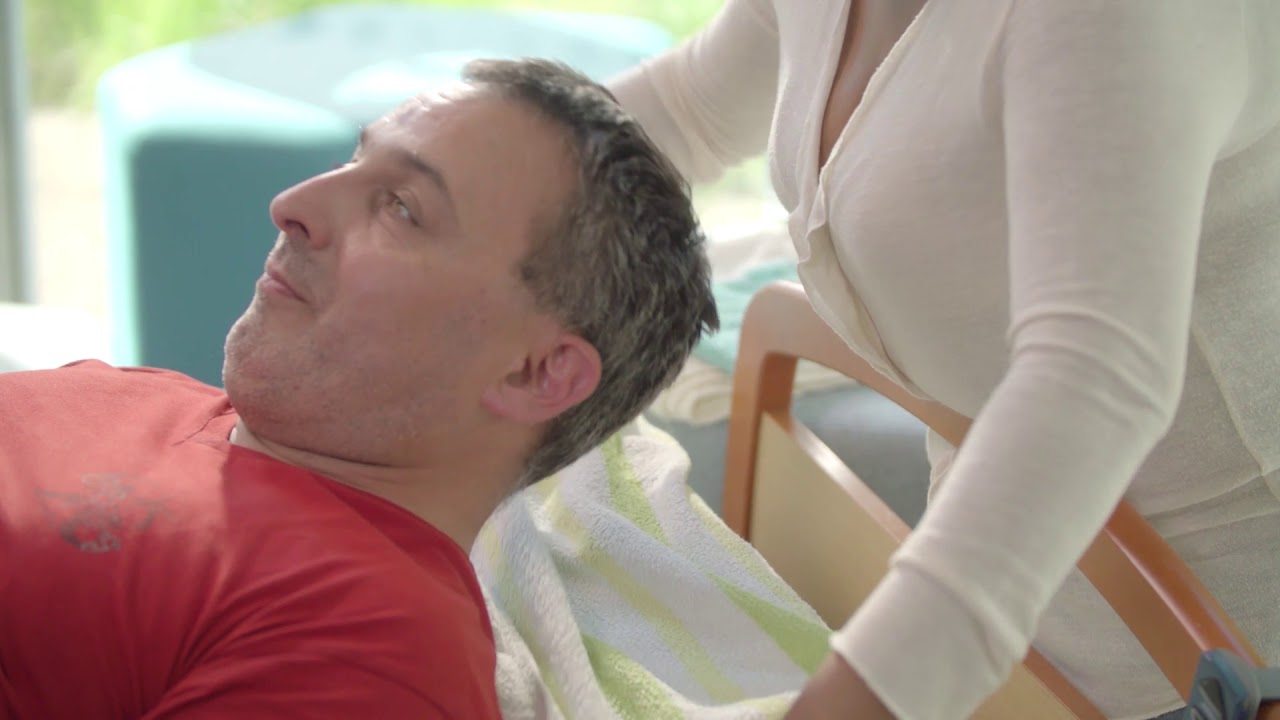 Savoir Être Aidant - Shampoing au lit