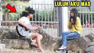 Download Lagu PRANK ORANG GILA NYANYI LAGU CINTA TERBAIK ( Cassandra ) - Rojer Ngamen #12 MP3 Download Lagu PRANK ORANG GILA NYANYI LAGU CINTA TERBAIK ( Cassandra ) - Rojer Ngamen #12 MP3