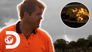 A Storm Threatens The Blacklighters Hunt For Gold | Aussie Gold Hunters