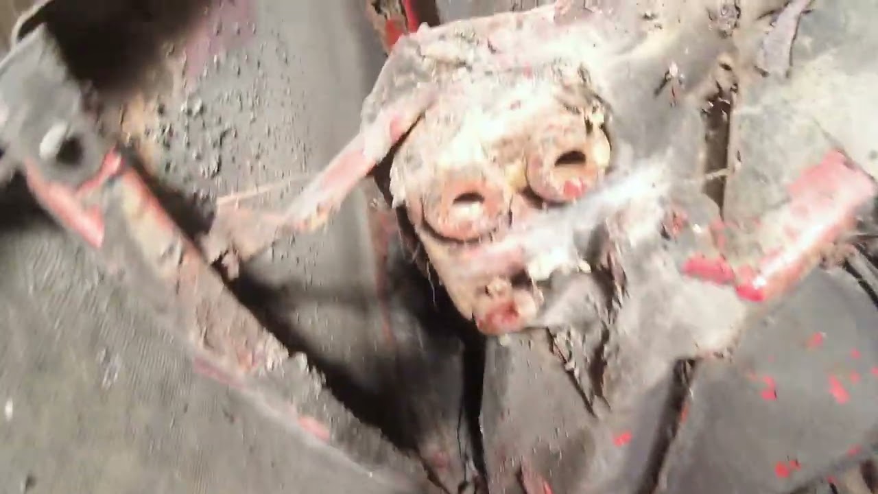 Buying a Porsche 914, see where they rust , this one is OMG bad!