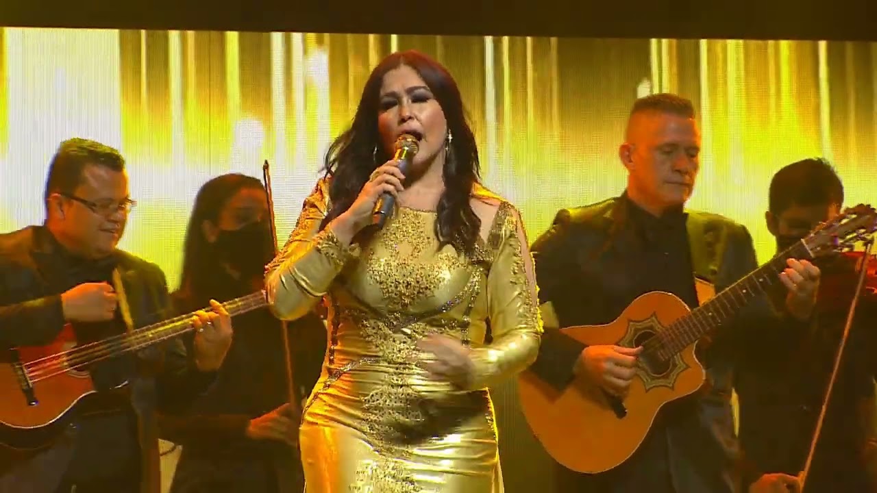 ARELYS HENAO Live PREMIOS ICONO